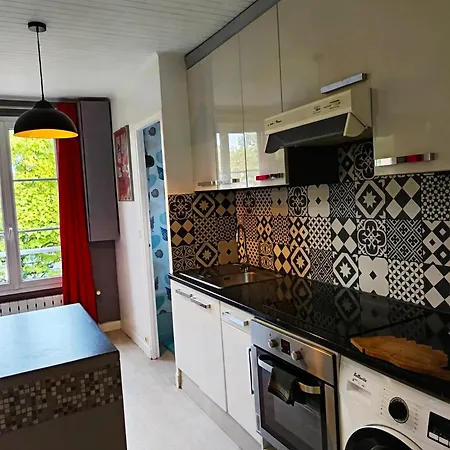Gare En Face - 15mn Paris - Parking Rue Gratuit - 10mn A Pied Cdfas, Hippodrome D'enghien, Universite - 1er Etage Apartment *